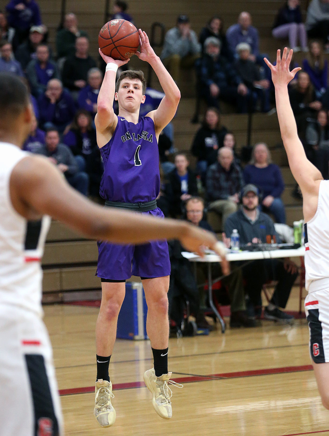 March 12: Onalaska vs La Crosse Central